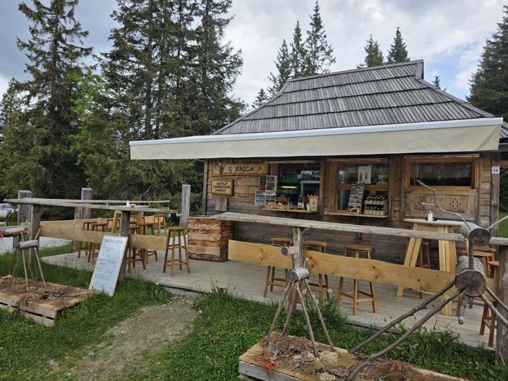 Hiška pohorskih dobrot spomladi